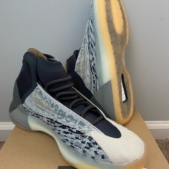 Yeezy QNTM “Sea Teal” - Picture 3 of 7